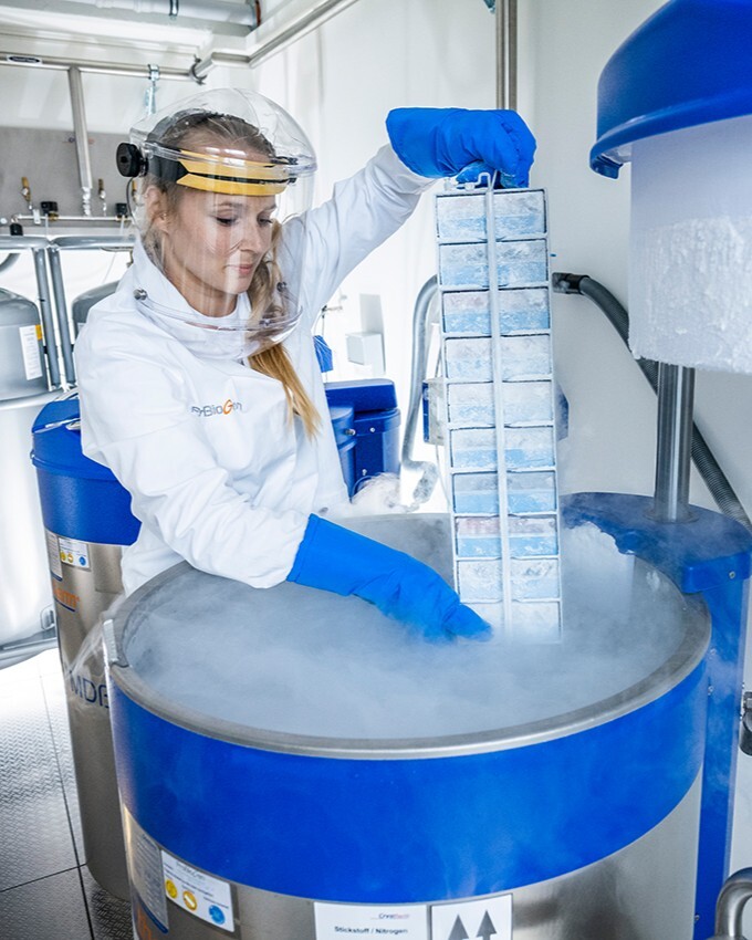 210673_ProBioGen_Virology_Cryo_Storage_Cell_Line_AGE1.CR.PIX_100px
